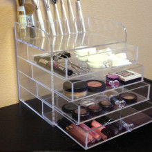 余姚市宇華日用品廠銷售部 專業(yè)提供各類噴頭、化妝品包裝及日用百貨